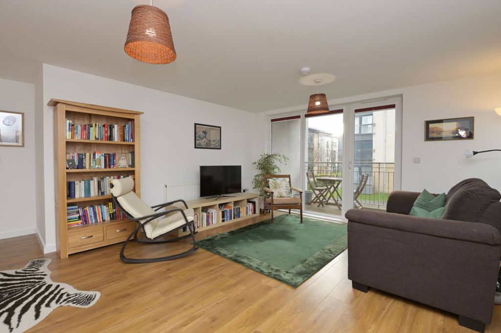Property photo 2 of 25