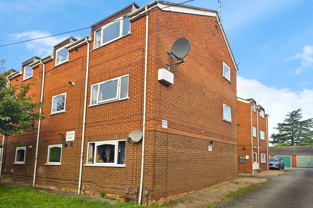 Property photo 1 of 6 (Main)