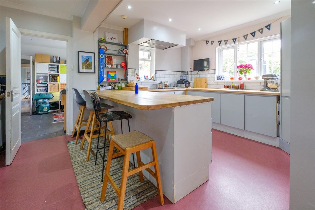 Property photo 3 of 50 Parry_Downende_Widegates-5.Jpg