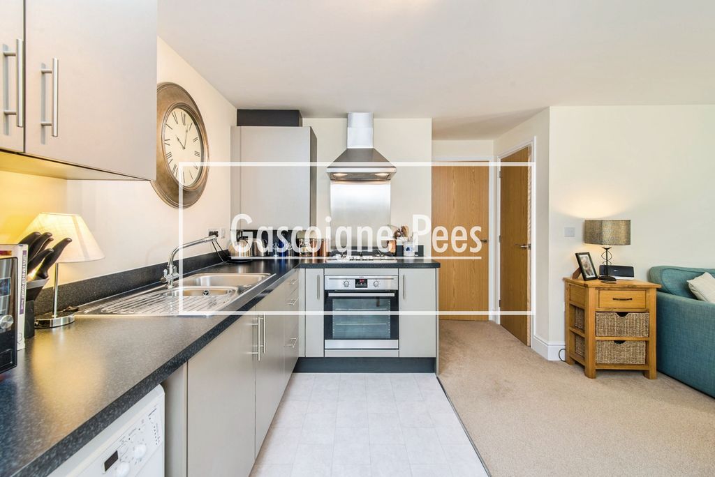 Property photo 2 of 8