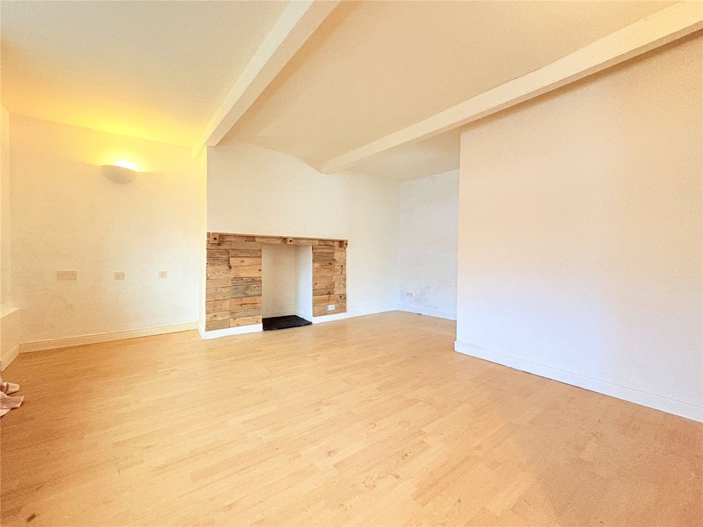 Property photo 2 of 10 Living Room