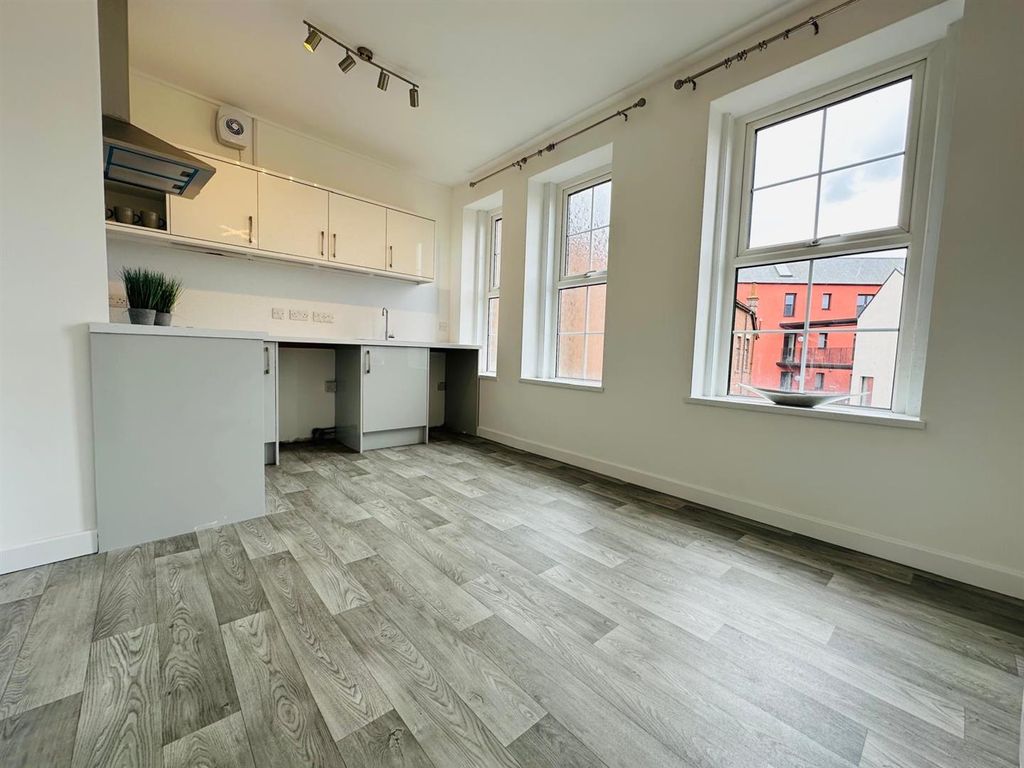 Property photo 1 of 4 Flat 2.Jpg