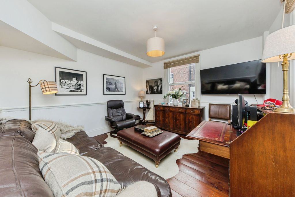 Property photo 2 of 20 Pbox-Img.Jpg