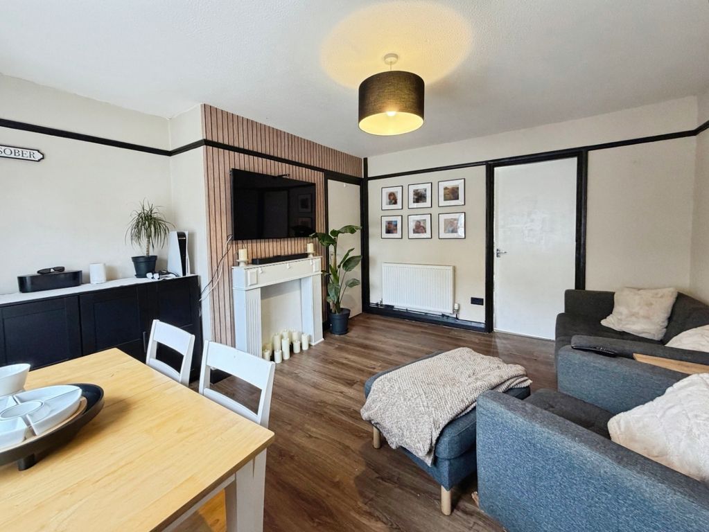 Property photo 2 of 13 5247903