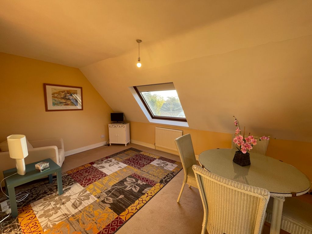 Property photo 2 of 7 Image