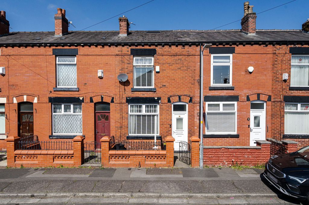 Property photo 1 of 17