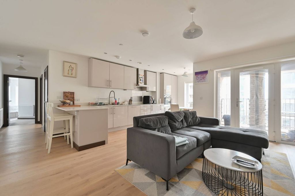 Property photo 1 of 20