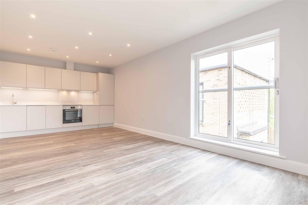 Property photo 2 of 8 Lounge 1.Jpeg