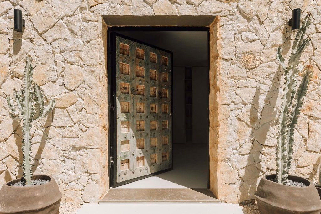 Property photo 1 of 30