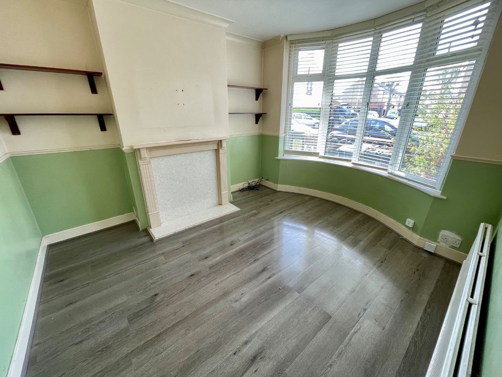 Property photo 3 of 12 5093384