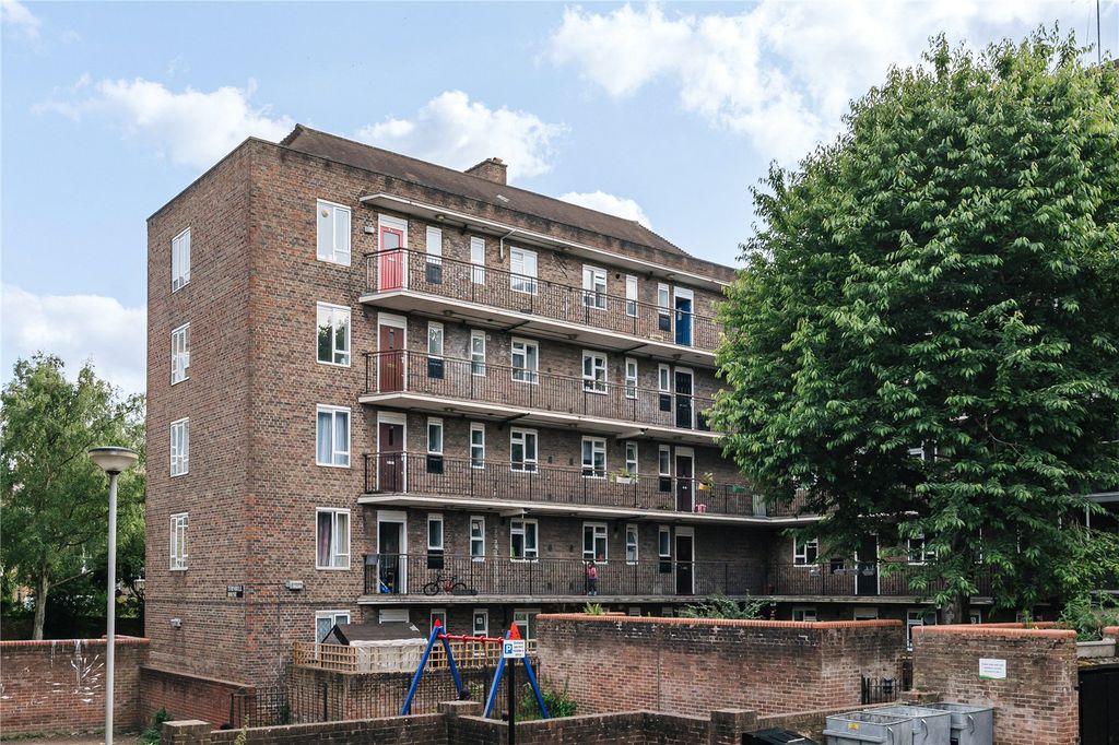 Property photo 3 of 11 Turnbull House N1