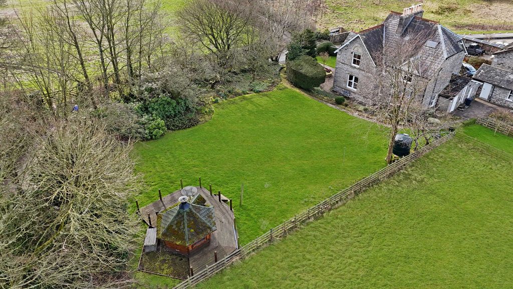 Property photo 2 of 48