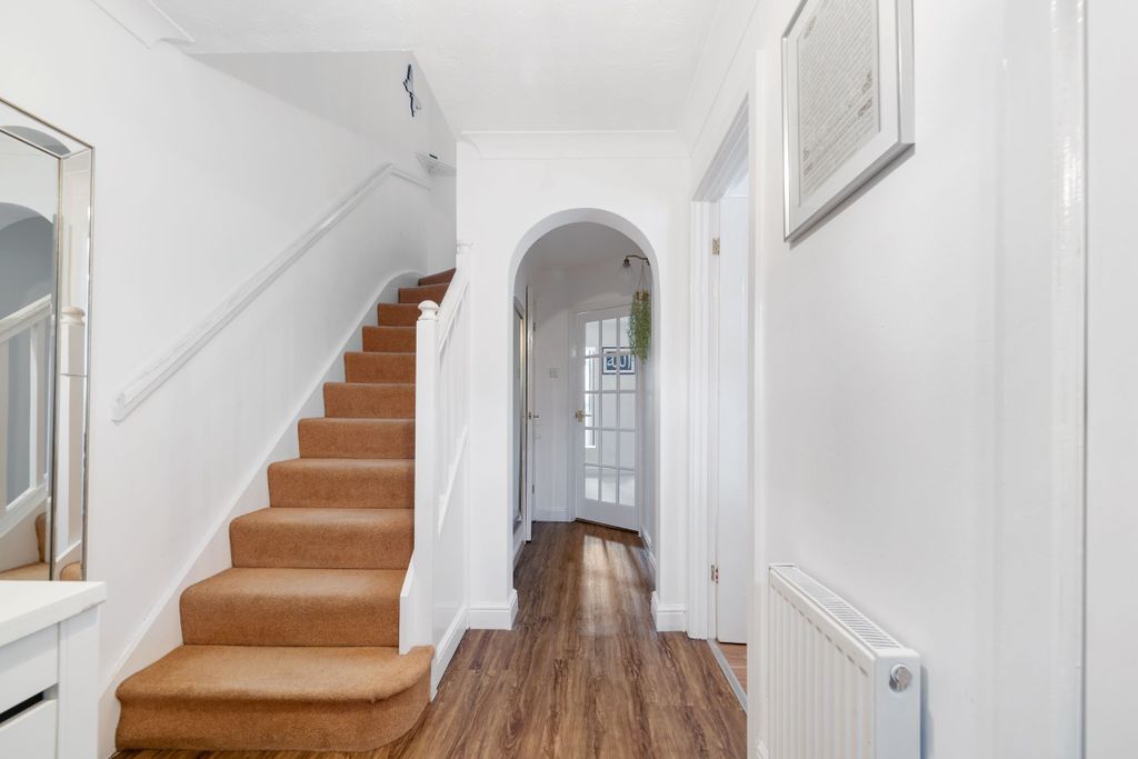 Property photo 2 of 42