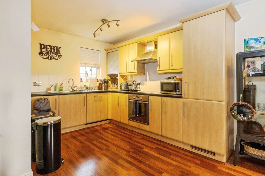 Property photo 2 of 12 Image