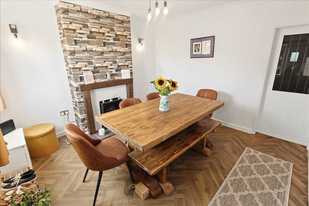 Property photo 2 of 16 Dining Room