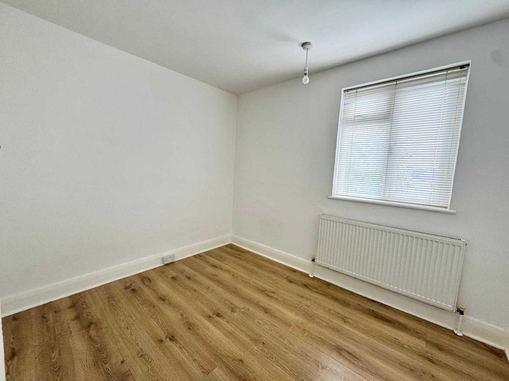 Property photo 2 of 6 Gallery