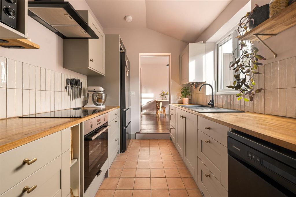 Property photo 3 of 26 Sturge Avenue, E17