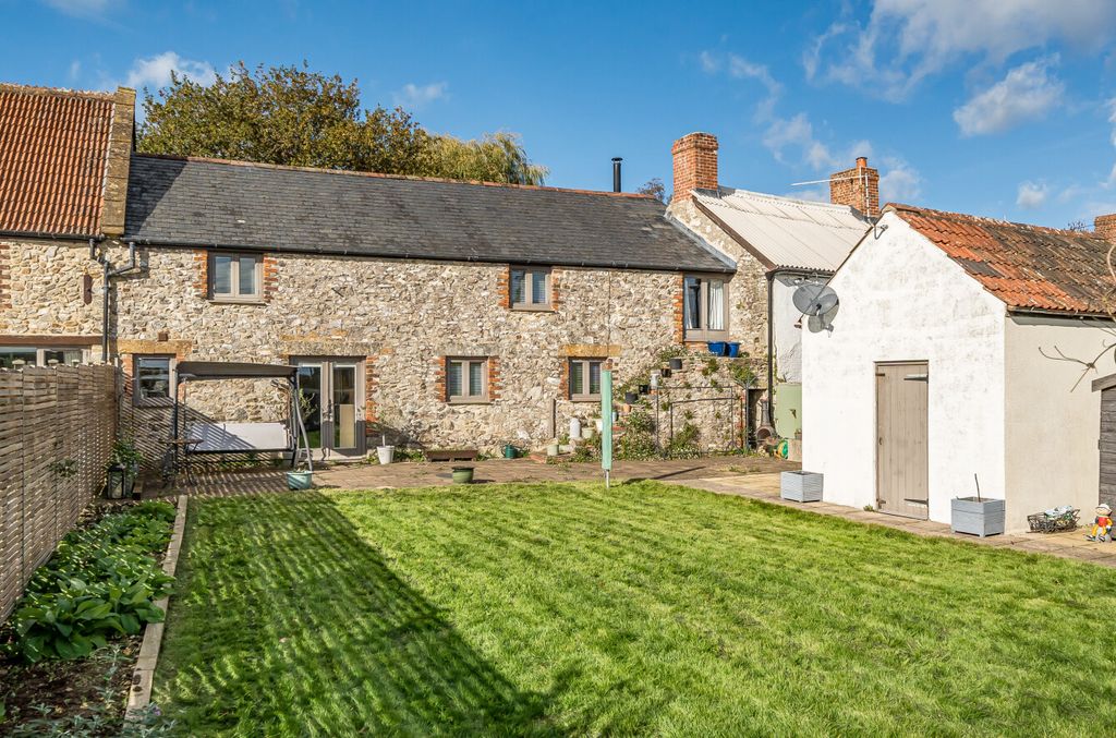 Property photo 2 of 41 1369543-4-68Ff79A...