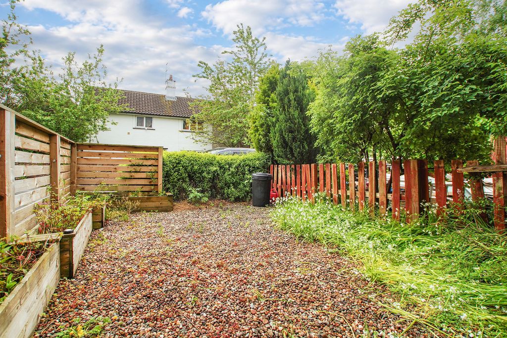 Property photo 2 of 13 Garden
