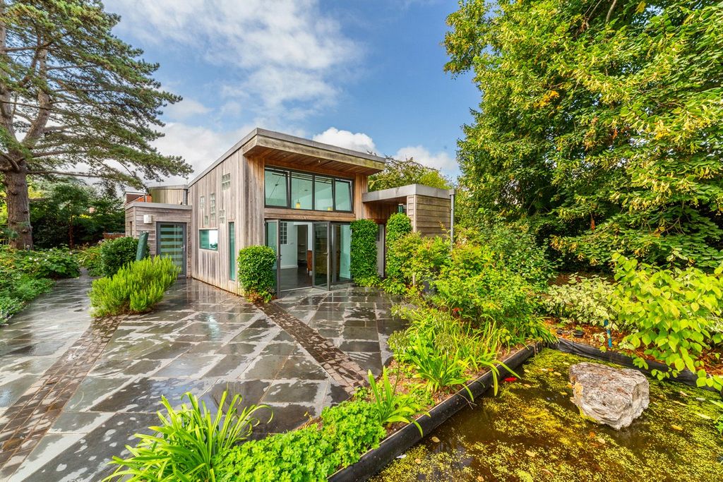 Property photo 1 of 12 External Front
