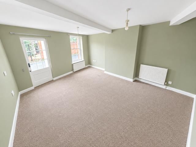 Property photo 1 of 5 Bedroom
