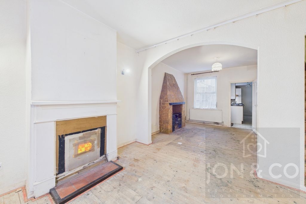 Property photo 2 of 11