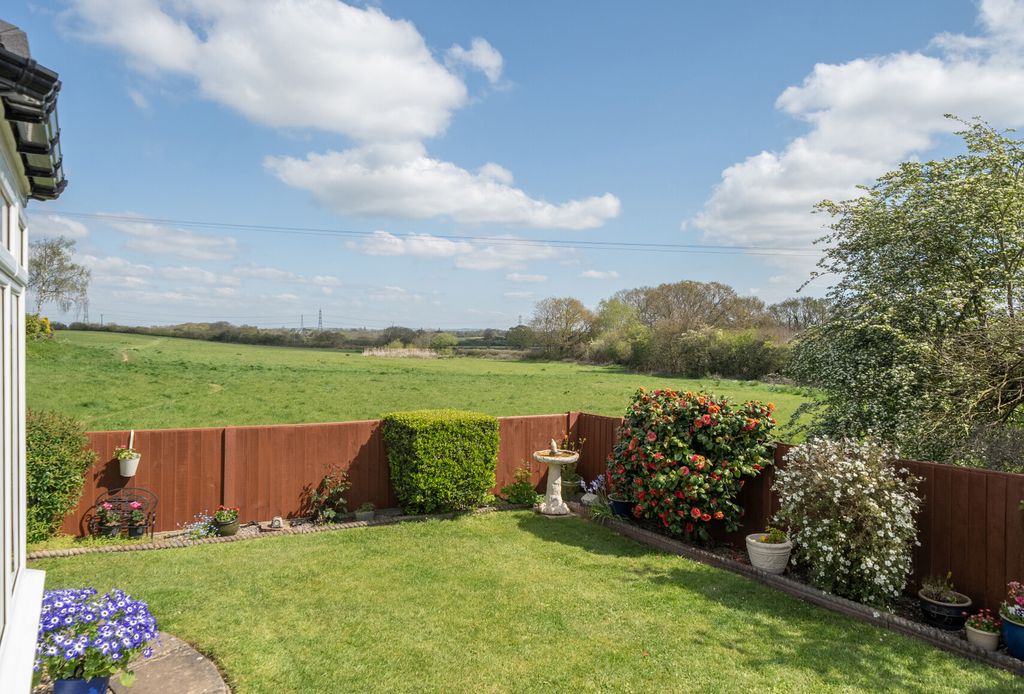 Property photo 2 of 32 1442139-9-69E75d3...