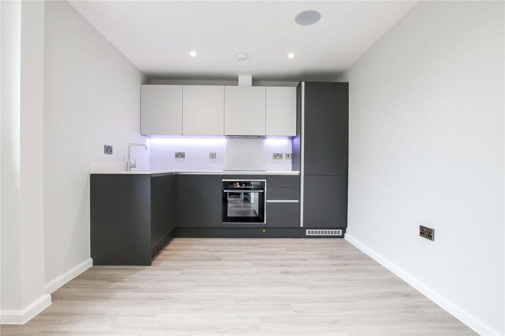 Property photo 3 of 10 Picture No. 05