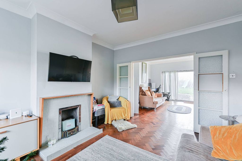 Property photo 2 of 16