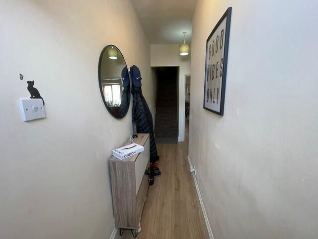 Property photo 2 of 9 Hallway