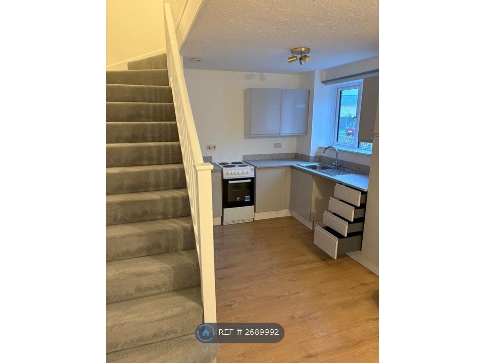 Property photo 1 of 9 Kitchen