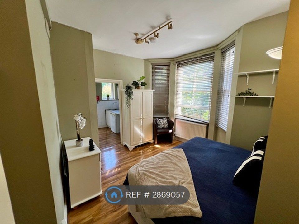 Property photo 3 of 13