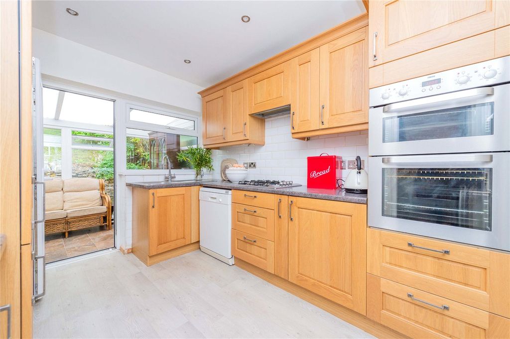 Property photo 3 of 36 Picture No. 13