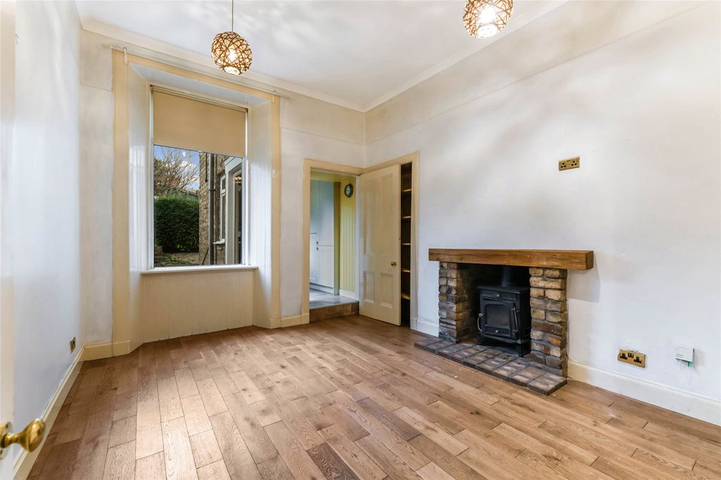 Property photo 3 of 22 Picture No. 14