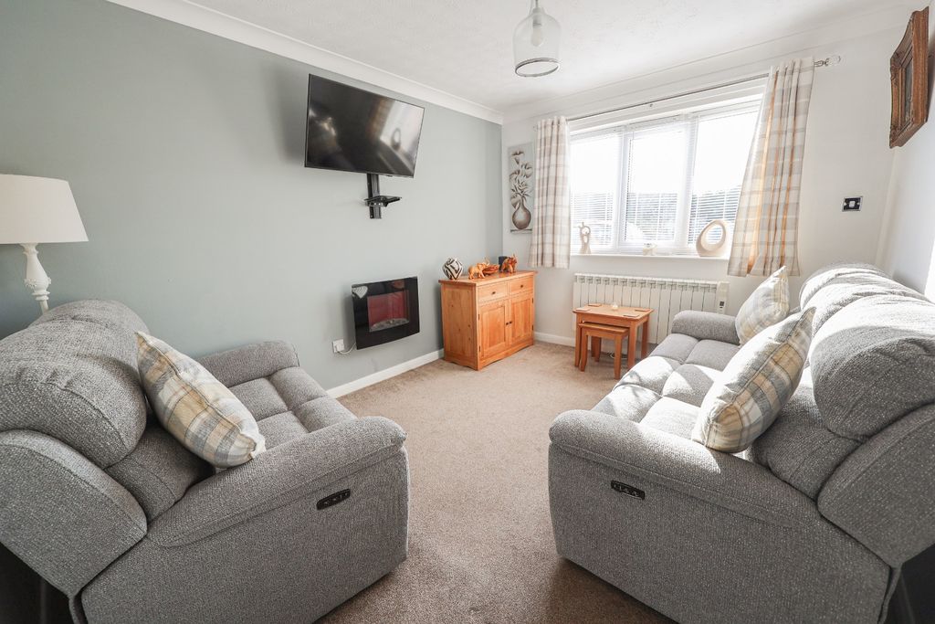 Property photo 2 of 16 4875831