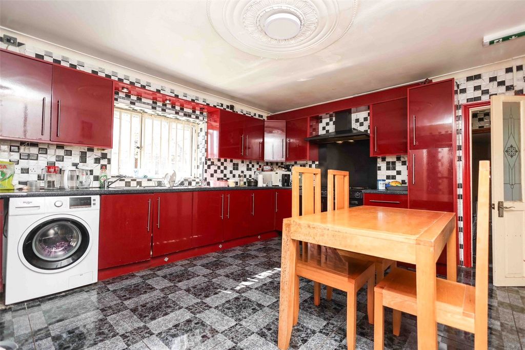 Property photo 2 of 14 Picture No. 06