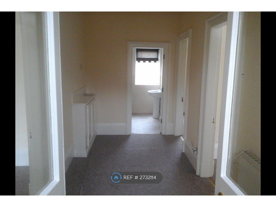 Property photo 2 of 6 Hallway