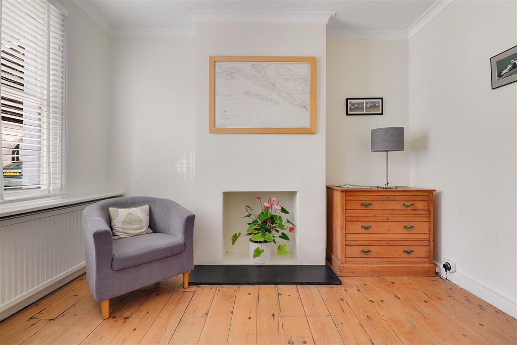 Property photo 2 of 16