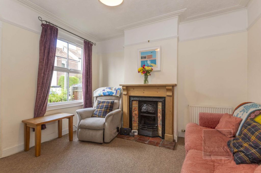 Property photo 2 of 12