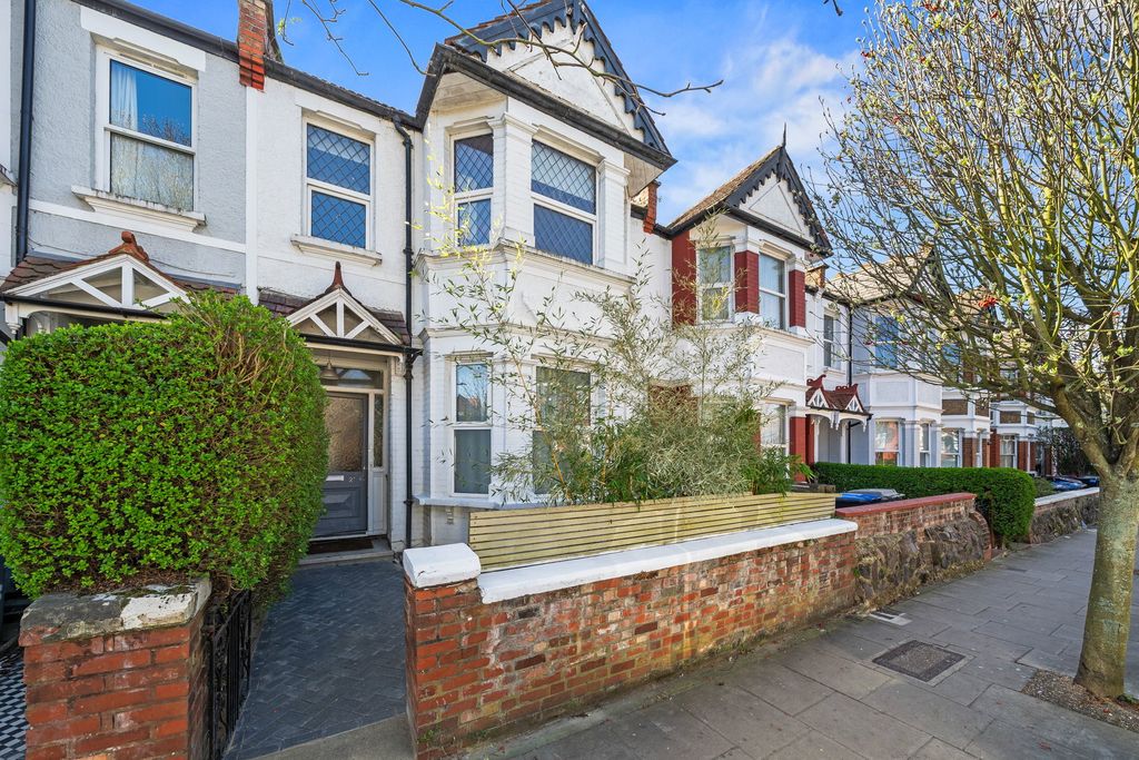 Property photo 2 of 12