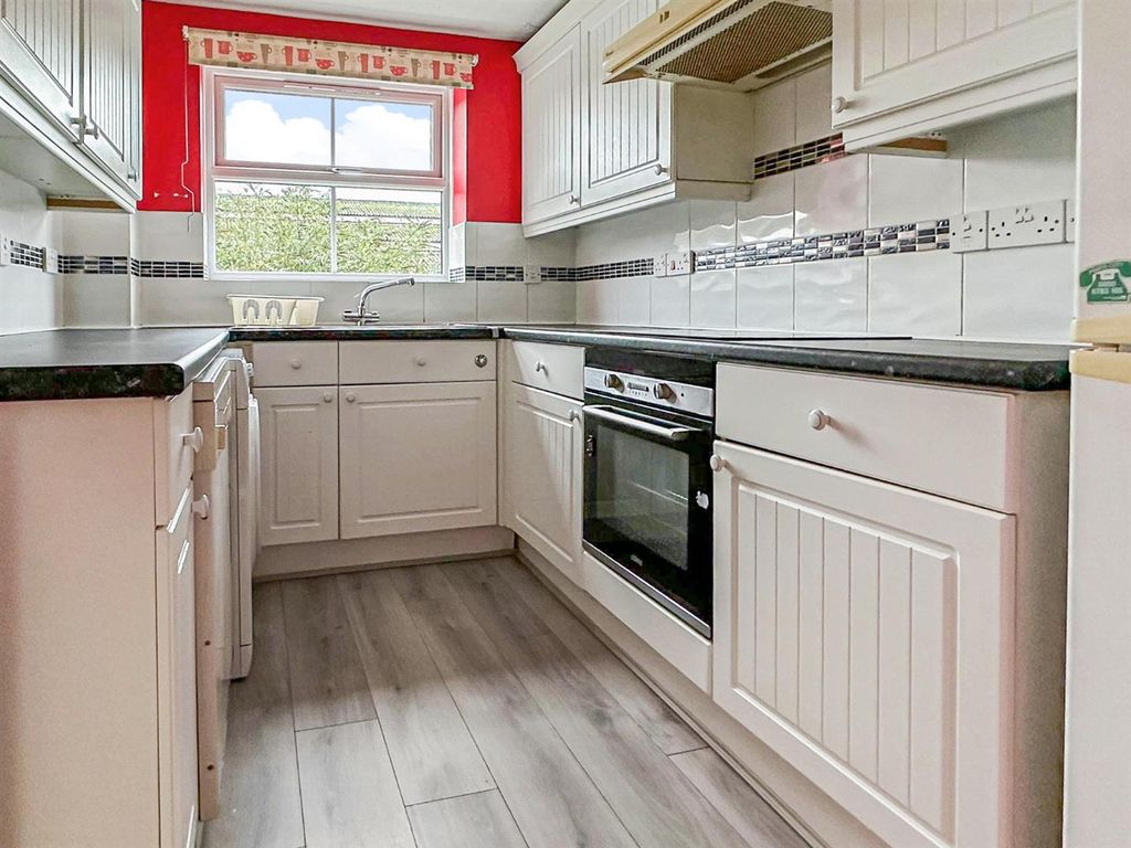 Property photo 2 of 15 Kitchen