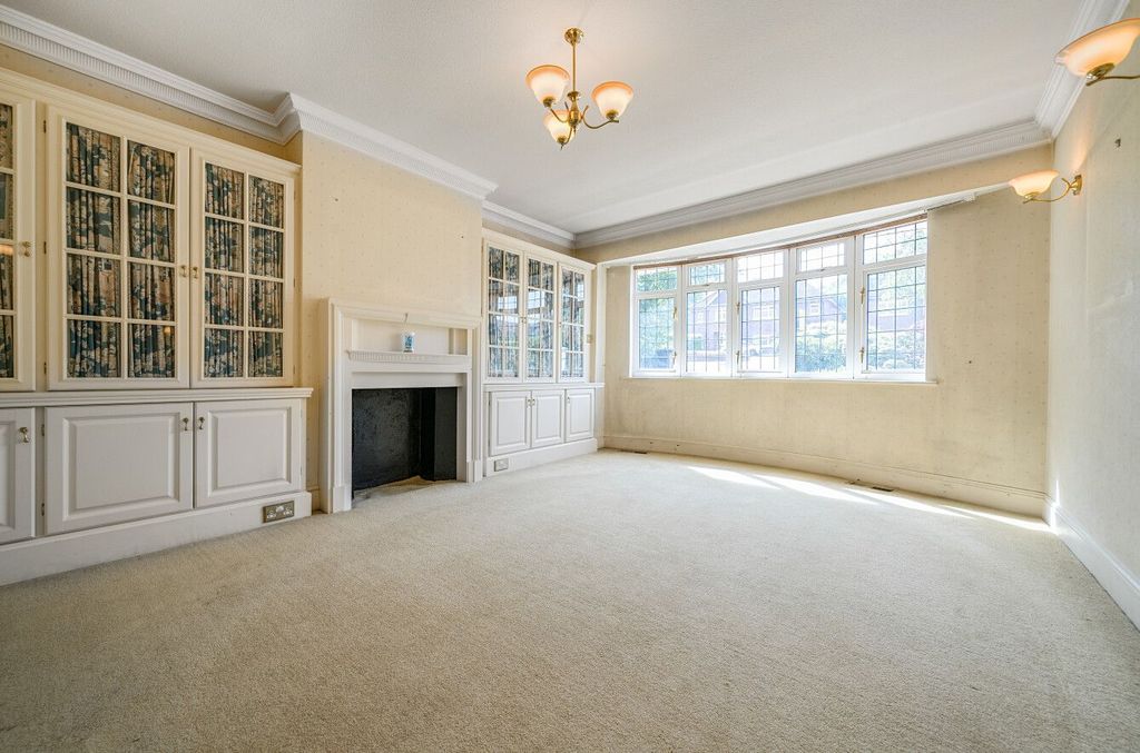 Property photo 3 of 19