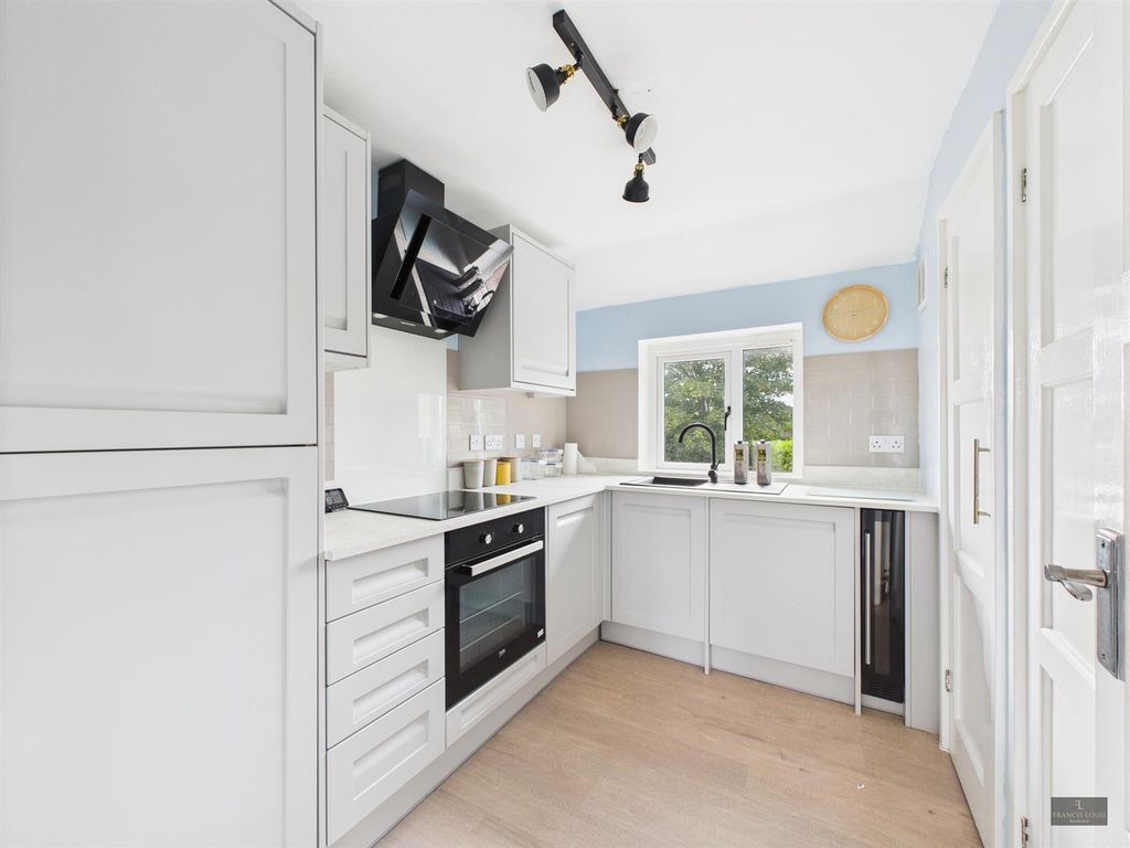 Property photo 1 of 6 Cam02887G0-Pr0497-Still003.Jpg