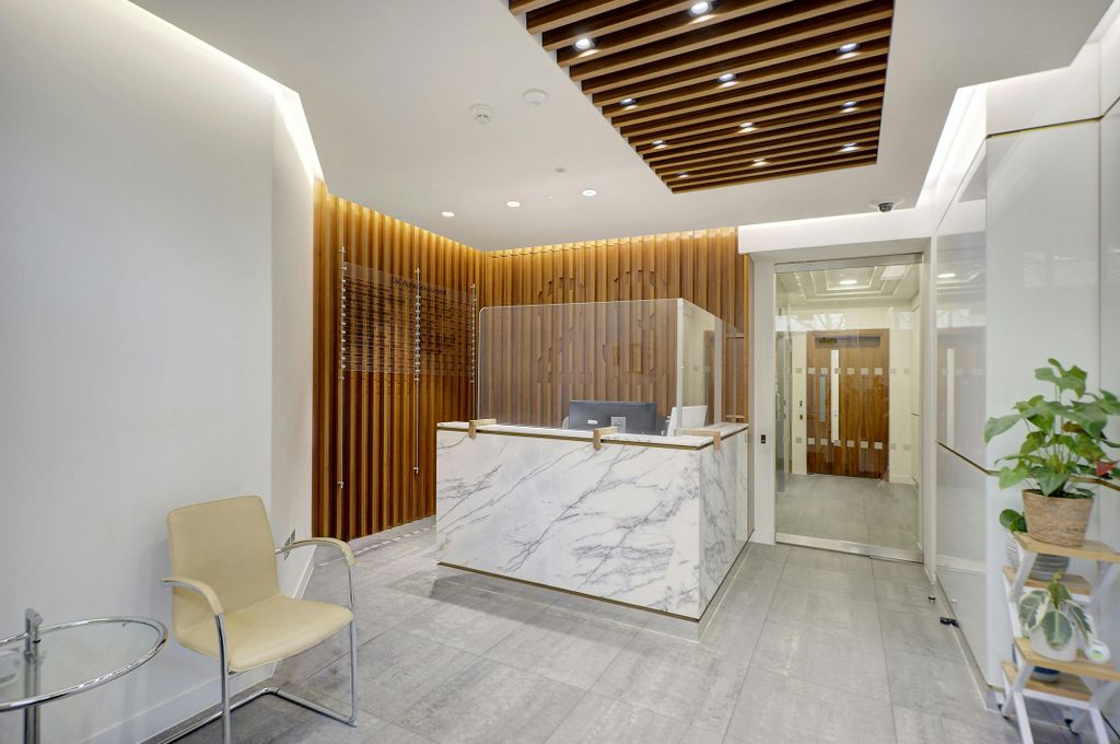 Property photo 2 of 7 23 Buckingham Gate 1652 Office5.Jpg