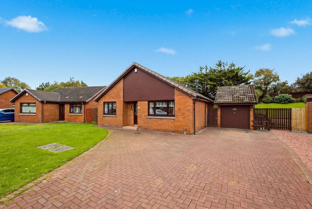 Property photo 1 of 32