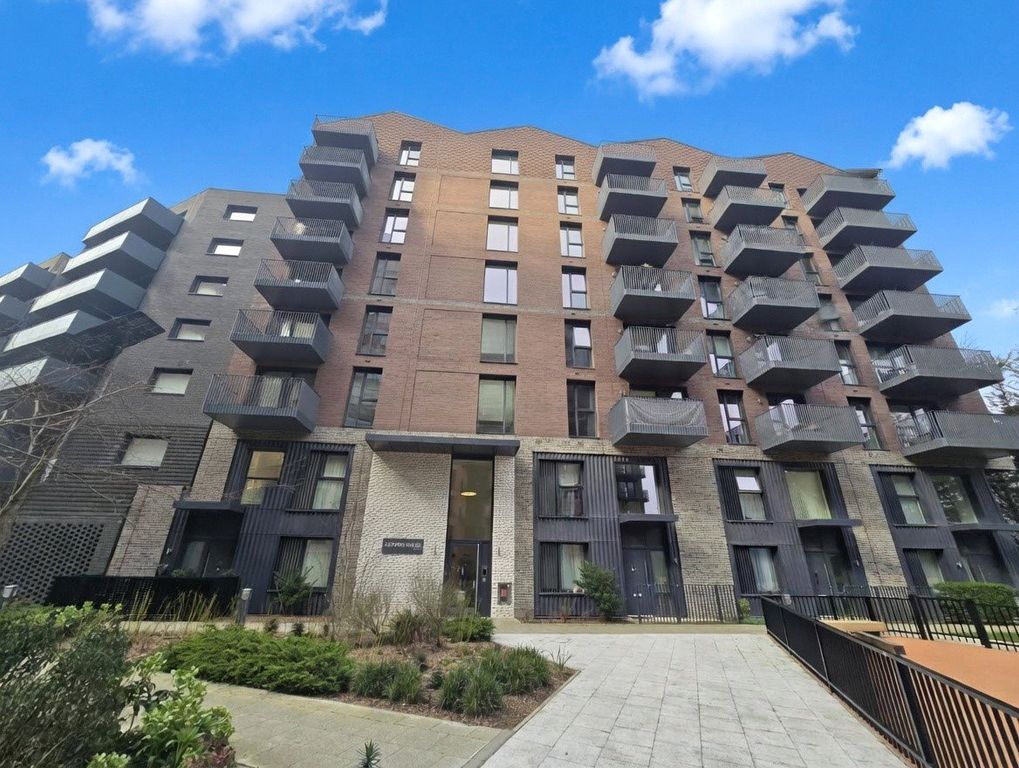 Property photo 1 of 11 Front Building