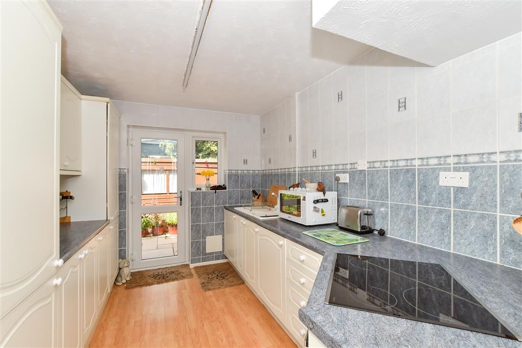 Property photo 2 of 15 Kitchen