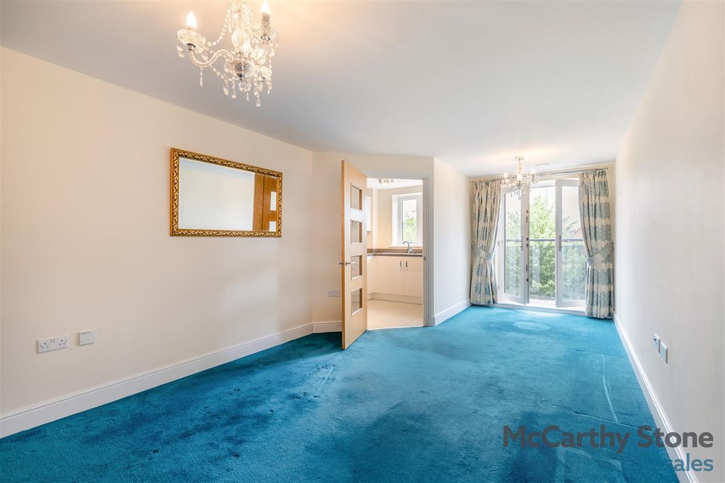 Property photo 3 of 33 8697479-Interior04.Jpg
