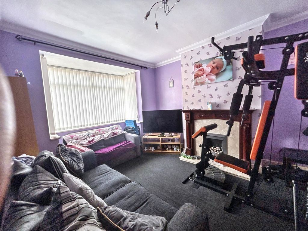 Property photo 2 of 20