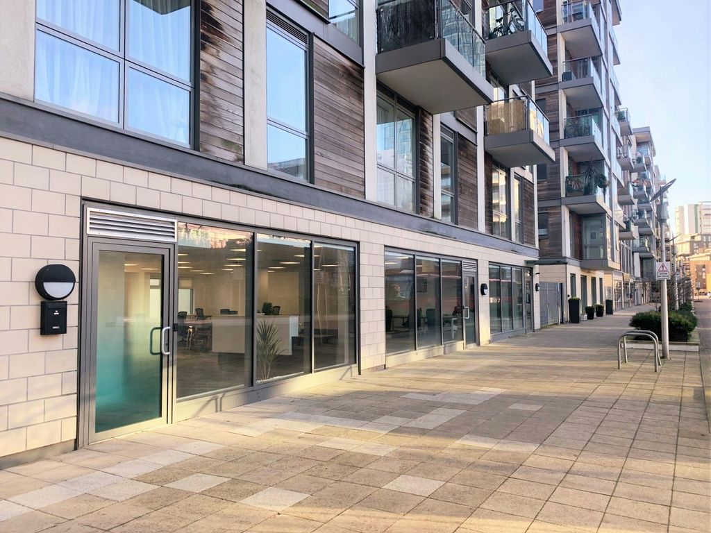 Property photo 1 of 10 Gilbert House - Brentford